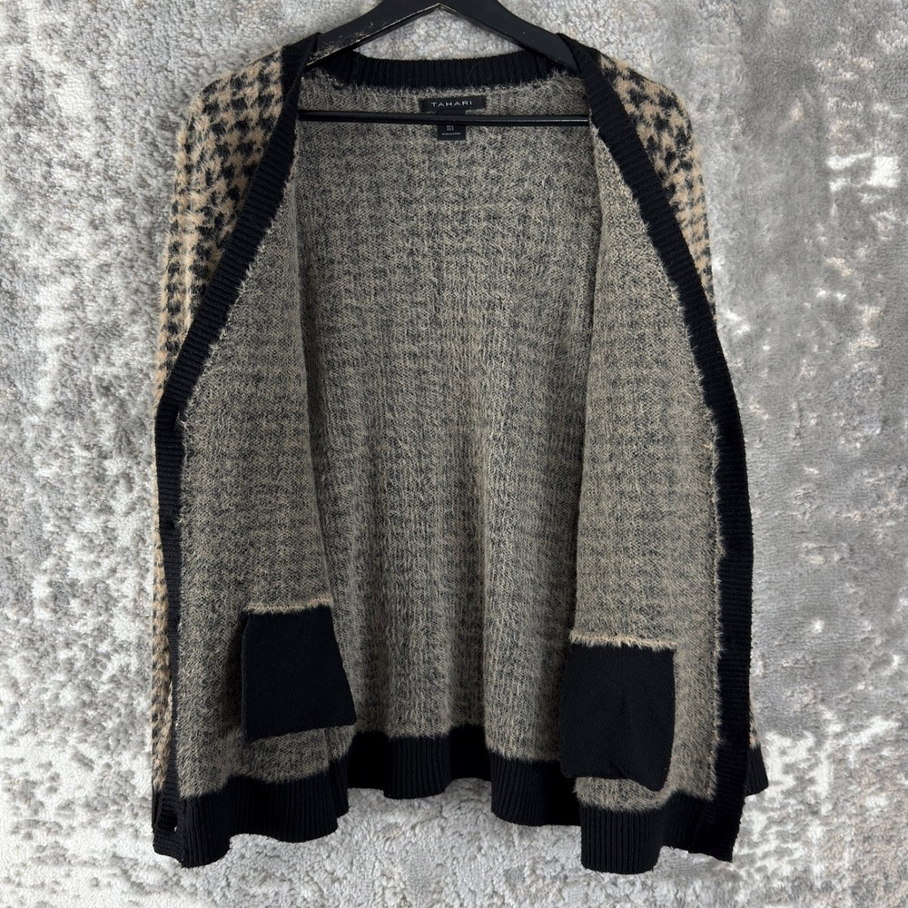 Tahari Sz S Houndstooth Gold Button Fuzzy Knit Cardigan‎ Sweater Black Tan Women - Picture 2 of 7
